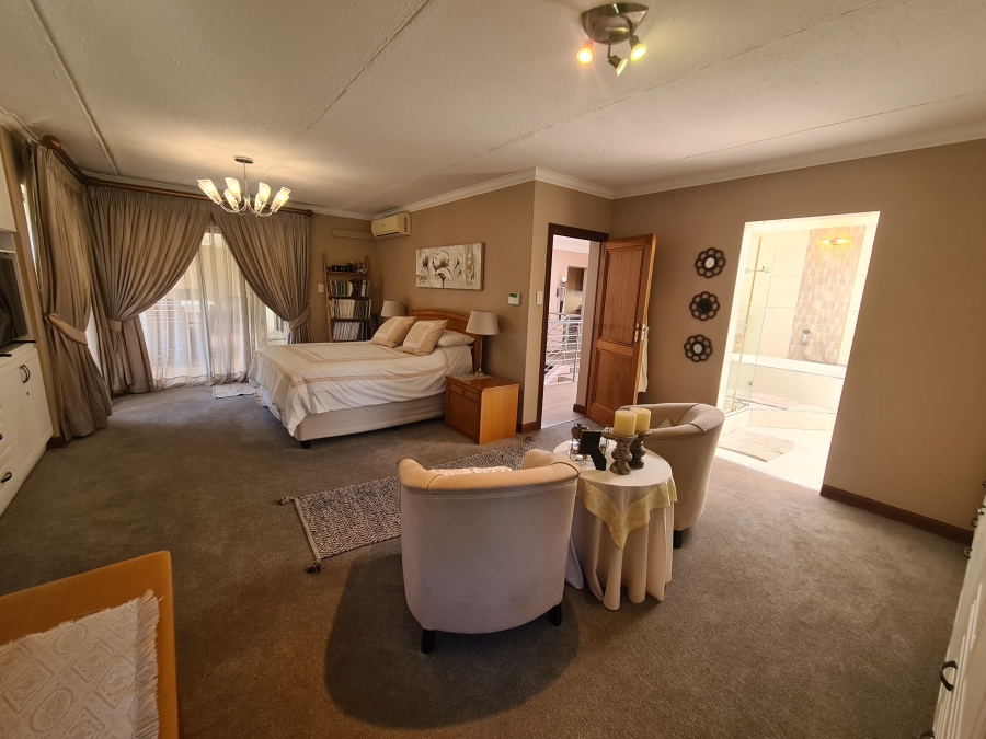 5 Bedroom Property for Sale in Maraldi Estate Free State
